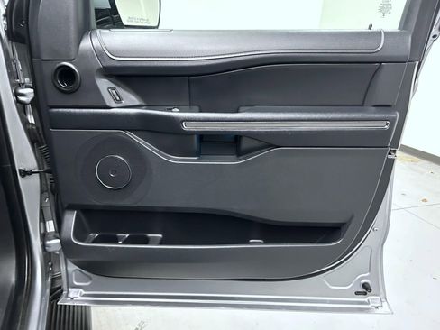 Used 2024 Ford Expedition Max XLT image 16