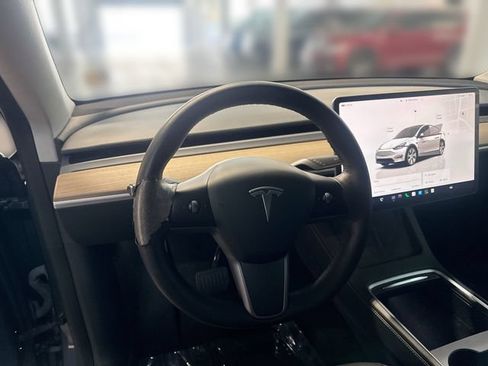 Used 2023 Tesla Model Y Long Range AWD/4WD image 12