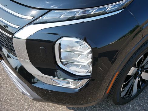 Used 2025 Mitsubishi Outlander SE AWD/4WD image 15