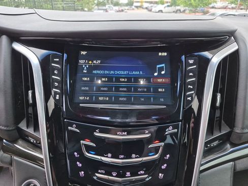 Used 2018 Cadillac Escalade Platinum AWD/4WD image 24