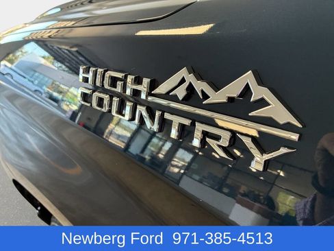 Used 2020 Chevrolet Silverado 1500 High Country w/ Technology Package AWD/4WD image 10