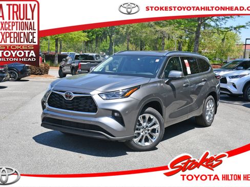 New 2026 Toyota Highlander Limited AWD/4WD image 1