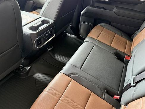 New 2026 Chevrolet Silverado 1500 High Country w/ Technology Package AWD/4WD image 13