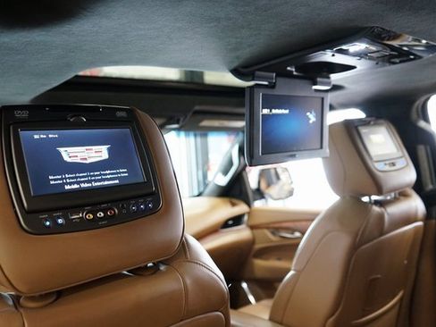 Used 2017 Cadillac Escalade Platinum image 46