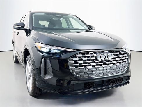 New 2025 Audi Q5 Premium Plus image 2