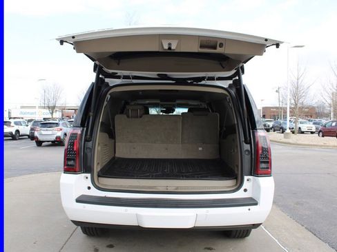Used 2015 GMC Yukon XL SLT w/ Open Road Package AWD/4WD image 9