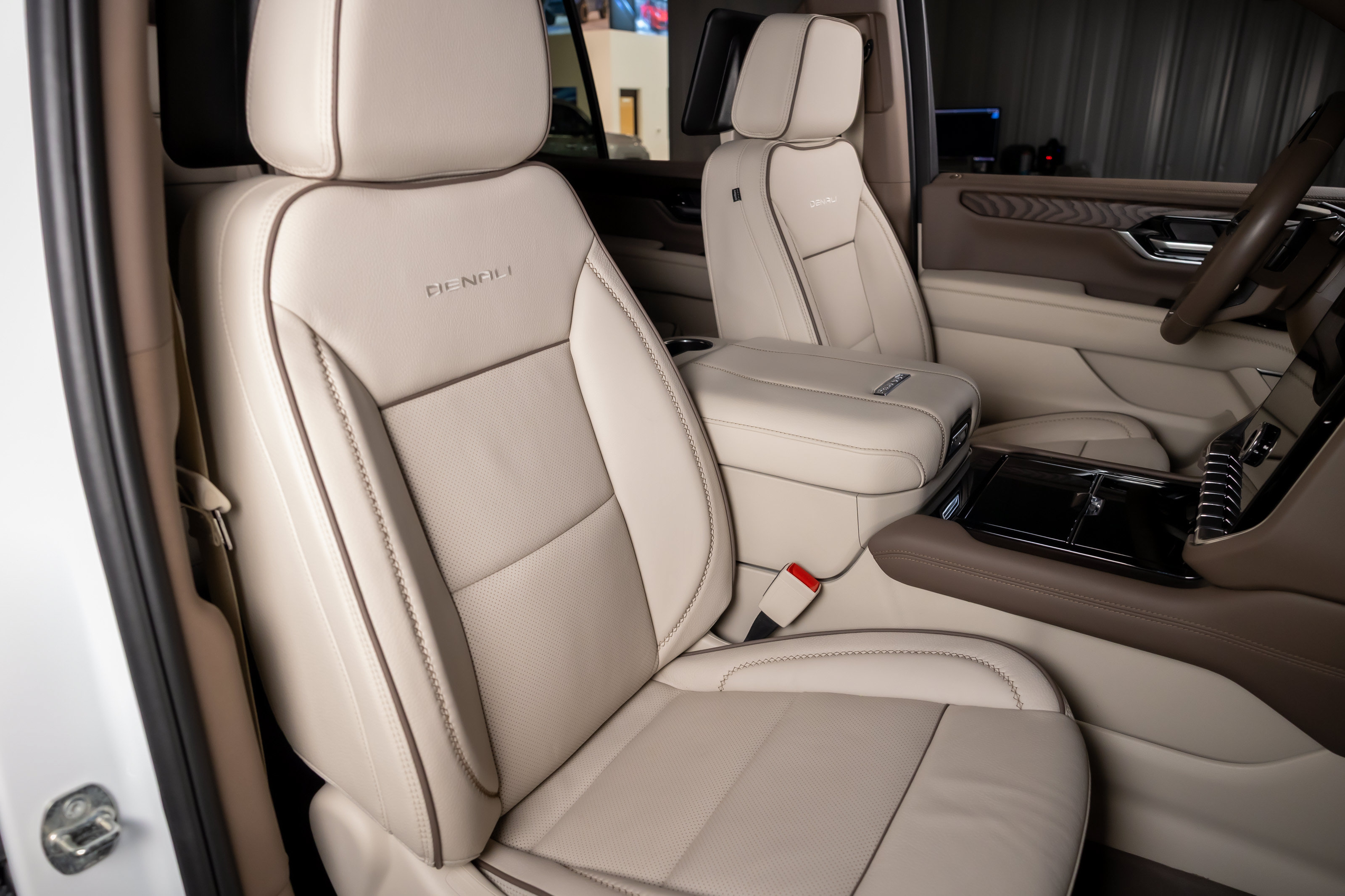 Used 2026 GMC Yukon Denali w/ Denali Reserve Package AWD/4WD image 20