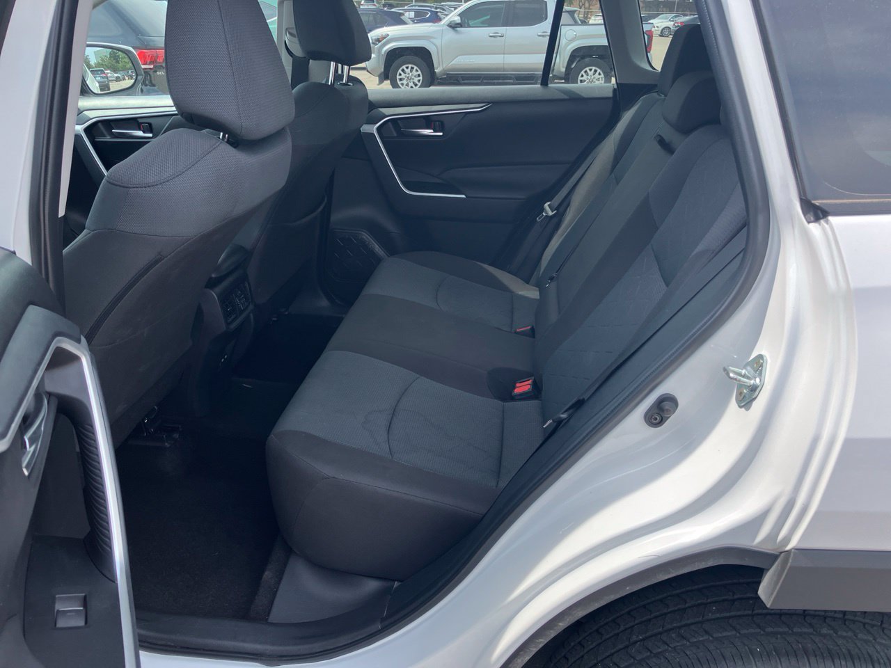 Used 2025 Toyota RAV4 XLE AWD/4WD image 8