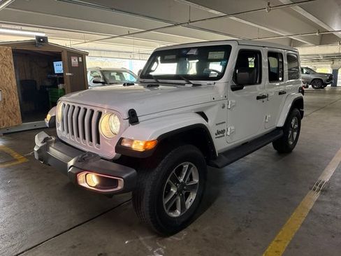 Used 2022 Jeep Wrangler Unlimited Sahara w/ Cold Weather Group AWD/4WD image 2