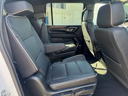 Used 2023 Chevrolet Suburban Premier RWD image 20