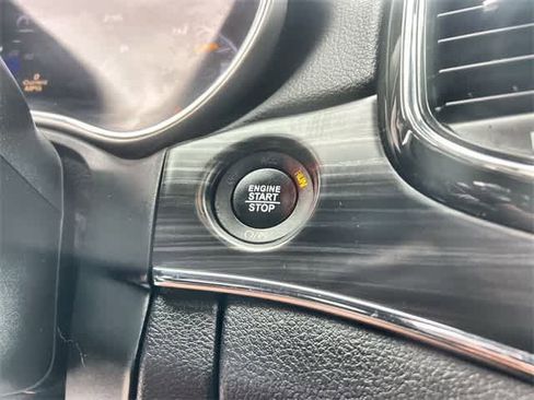 Used 2021 Jeep Grand Cherokee Limited image 28