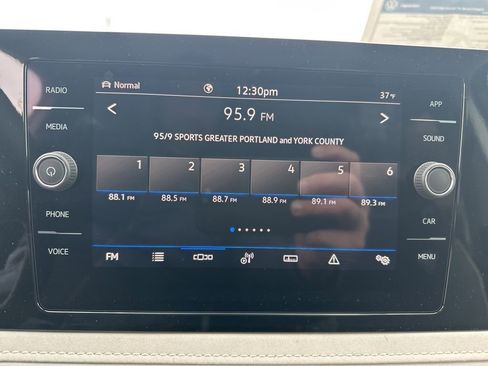 New 2026 Volkswagen Taos SE image 17