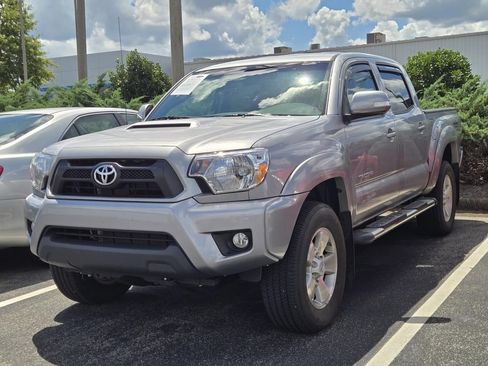Used 2015 Toyota Tacoma PreRunner w/ TRD Sport Package RWD image 3
