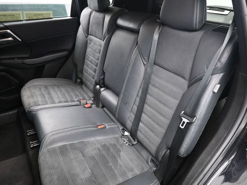 Used 2022 Mitsubishi Outlander SE image 38