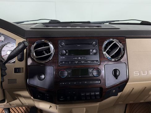 Used 2008 Ford F250 Lariat image 11