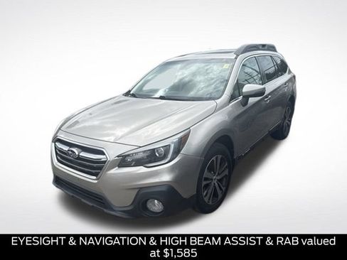 Used 2018 Subaru Outback 3.6R Limited AWD/4WD image 3