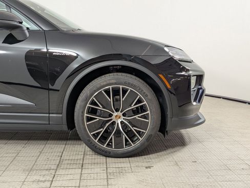New 2026 Porsche Macan Electric RWD image 11
