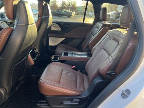 Used 2025 Lincoln Aviator Reserve w/ Equipment Group 201A image 31