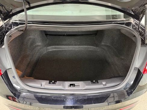 Used 2018 Ford Taurus SEL w/ Equipment Group 201A AWD/4WD image 9