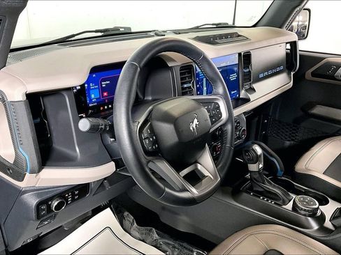 Used 2023 Ford Bronco Wildtrak image 13