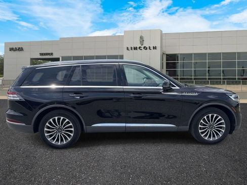Used 2022 Lincoln Aviator Reserve w/ Elements Package Plus image 2
