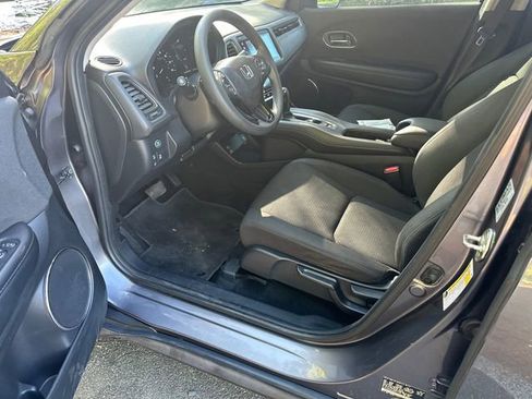 Used 2019 Honda HR-V EX image 9