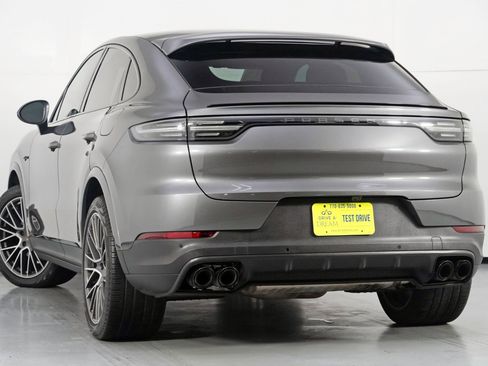 Used 2023 Porsche Cayenne E-Hybrid image 6