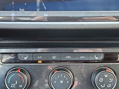 Used 2024 Volkswagen Tiguan Wolfsburg Edition image 17