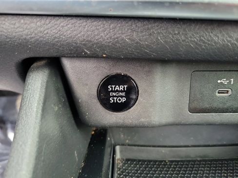 Used 2024 Nissan Rogue SV FWD image 34
