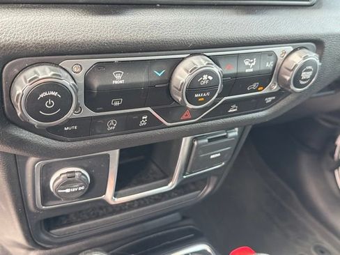 Used 2024 Jeep Gladiator Sport AWD/4WD image 44