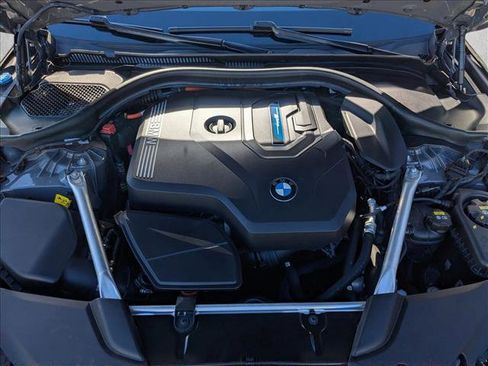 Used 2022 BMW 530e w/ Premium Package image 26