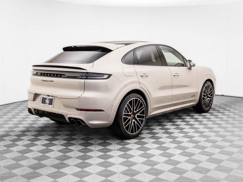 New 2026 Porsche Cayenne GTS image 8