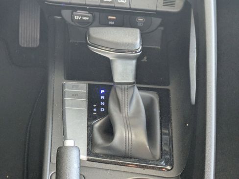 Certified 2024 Hyundai Elantra SEL FWD image 48