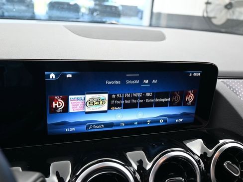 Used 2025 Mercedes-Benz GLA 250 image 16