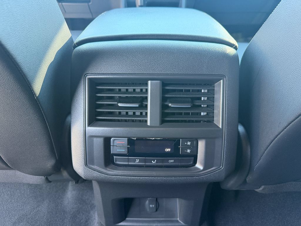 Used 2023 Volkswagen Atlas SE AWD/4WD image 25