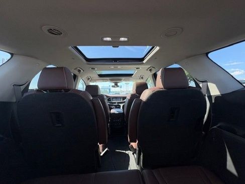 Used 2020 Buick Enclave Avenir w/ Avenir Technology Package FWD image 16
