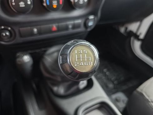 Used 2017 Jeep Wrangler Unlimited Sport AWD/4WD image 23