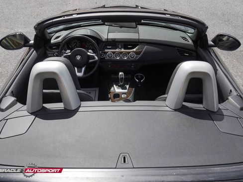 Used 2011 BMW Z4 sDrive35i image 29