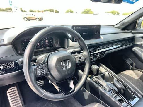 Used 2025 Honda Accord Sport image 15