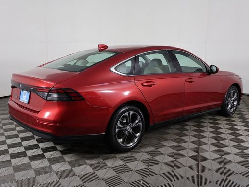 Used 2023 Honda Accord EX image 10