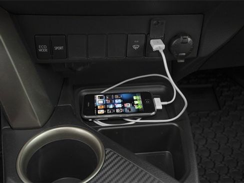 Used 2013 Toyota RAV4 XLE image 15