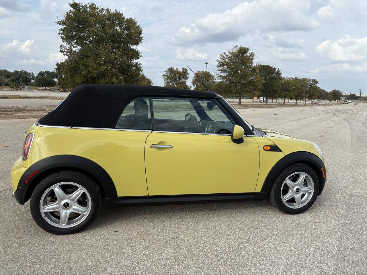 Used 2009 MINI Cooper Convertible FWD image 57