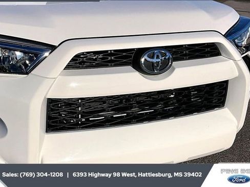 Used 2016 Toyota 4Runner SR5 image 21