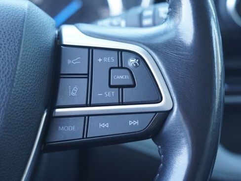 Used 2022 Toyota Highlander XLE image 26