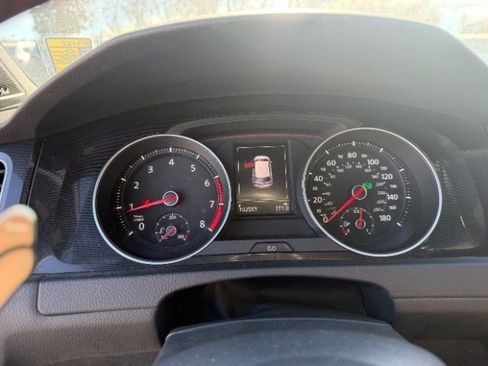 Used 2016 Volkswagen GTI SE image 26