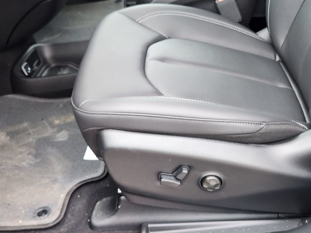 New 2027 Chrysler Pacifica Select AWD/4WD image 8