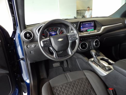 Used 2022 Chevrolet Blazer LT AWD/4WD image 16