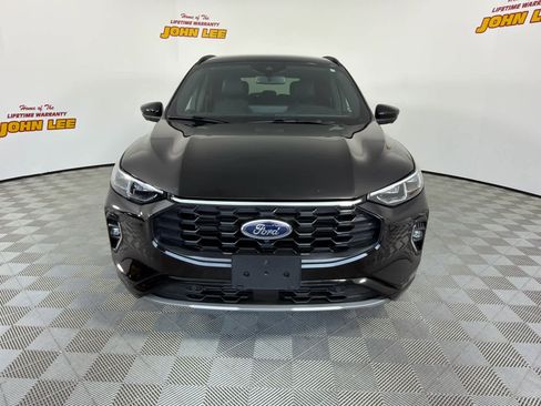 Used 2023 Ford Escape ST-Line Elite AWD/4WD image 9