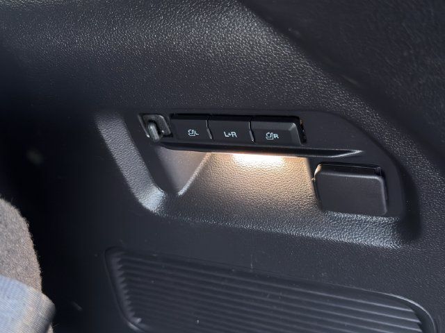 Used 2022 Ford Explorer Limited w/ Equipment Group 301A RWD image 32