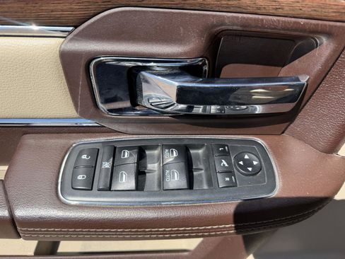 Used 2018 RAM 1500 Laramie AWD/4WD image 15